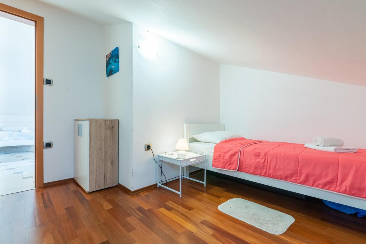 Beautiful Apartment Lovorka 6 , Baska, Krk Eksteriør bilde