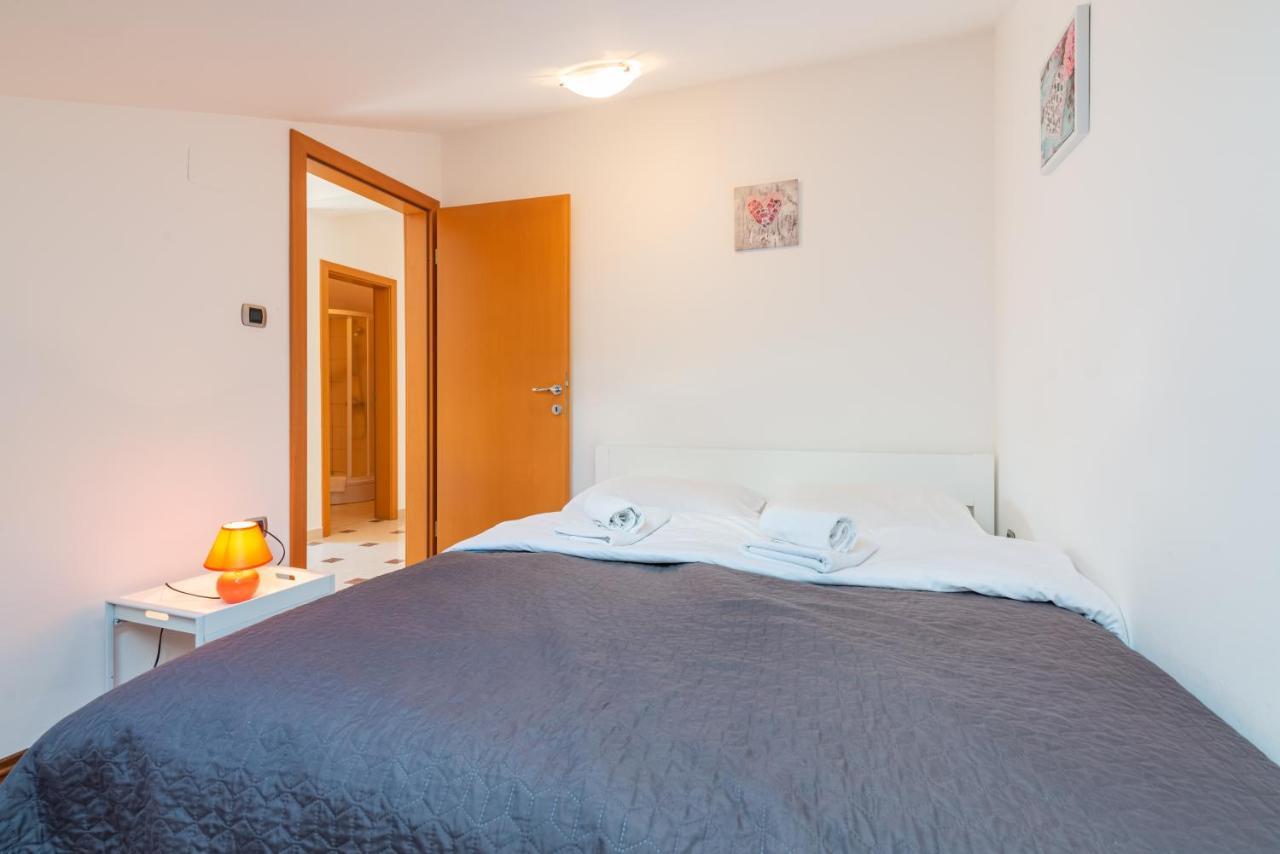 Beautiful Apartment Lovorka 6 , Baska, Krk Eksteriør bilde