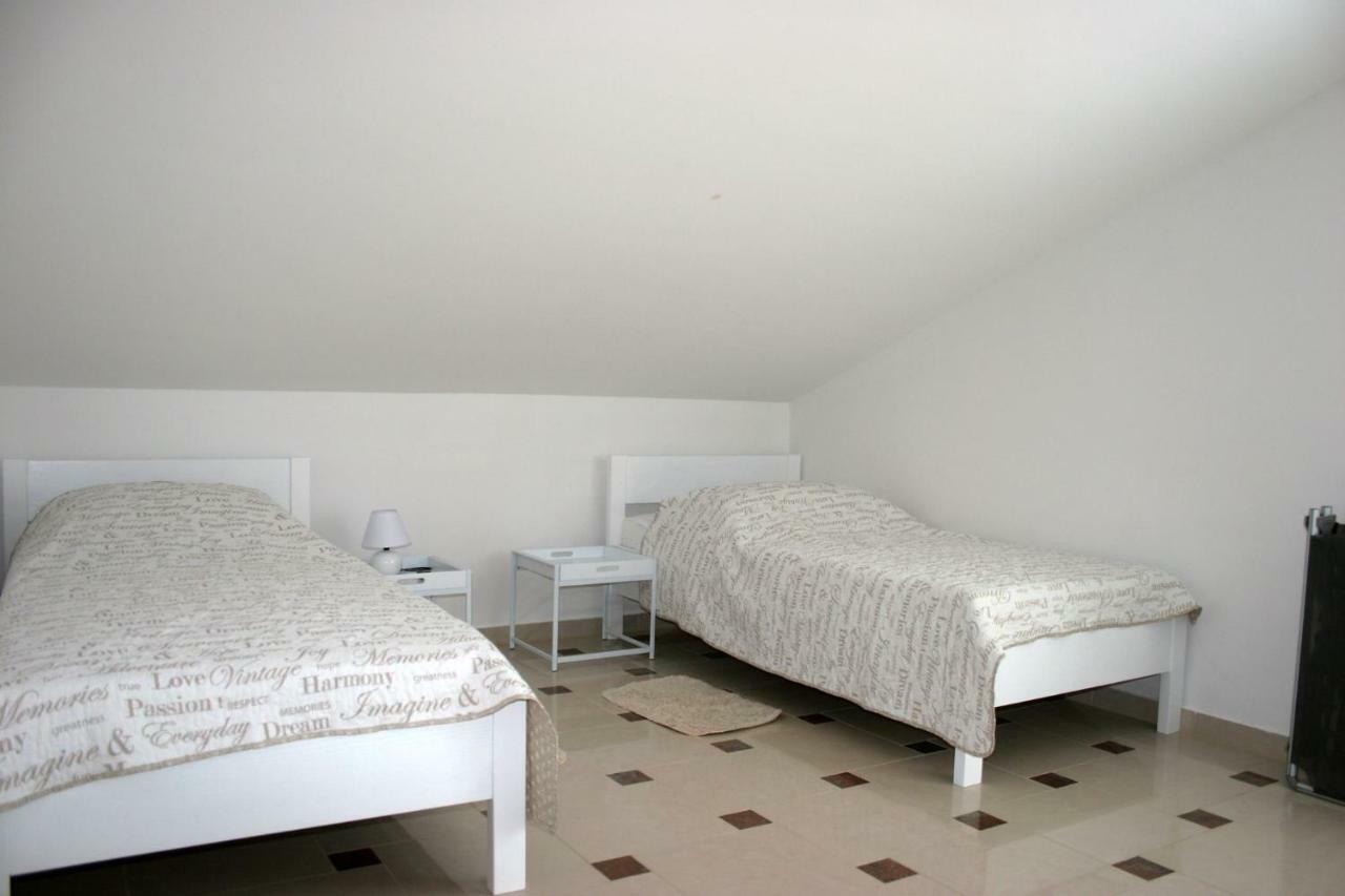 Beautiful Apartment Lovorka 6 , Baska, Krk Eksteriør bilde
